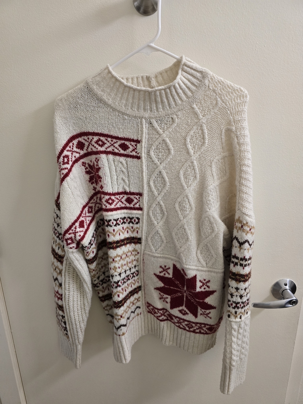 American Eagle Cream Cable Knit Sweater with Red and Brown Accents